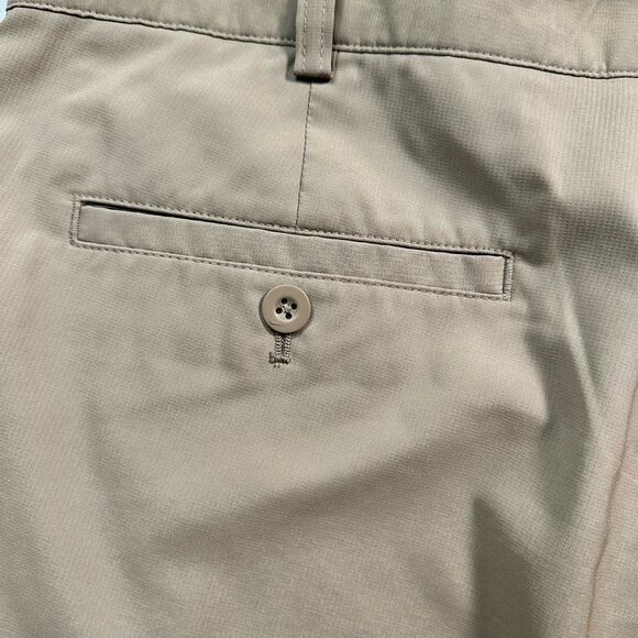 NWOT NIKE Men’s Khaki Golf Cargo Moisture Wicking Shorts - Size 34 - Picture 5 of 6